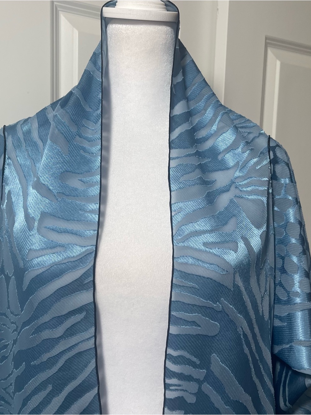 Caron Miller Blue Jacquard Chiffon Topper Wrap Scarf Sheer Burnout 3/4 Sleeve OS - Picture 4 of 17